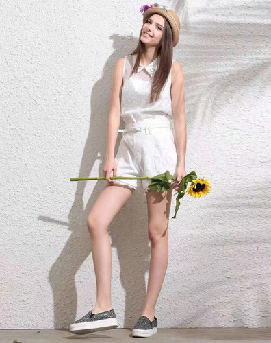 SELFWHO奶油白色短裤女2024新款夏季高腰a字显瘦小个子宽松休闲裤