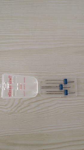 家用多功能缝纫机双头缝纫机针2mm3mm4mm双针套装绣花9沟塔克压脚