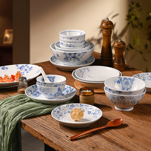 新中式2025年青花瓷碗碟套装家用陶瓷餐具蓝花纹碗盘组合装