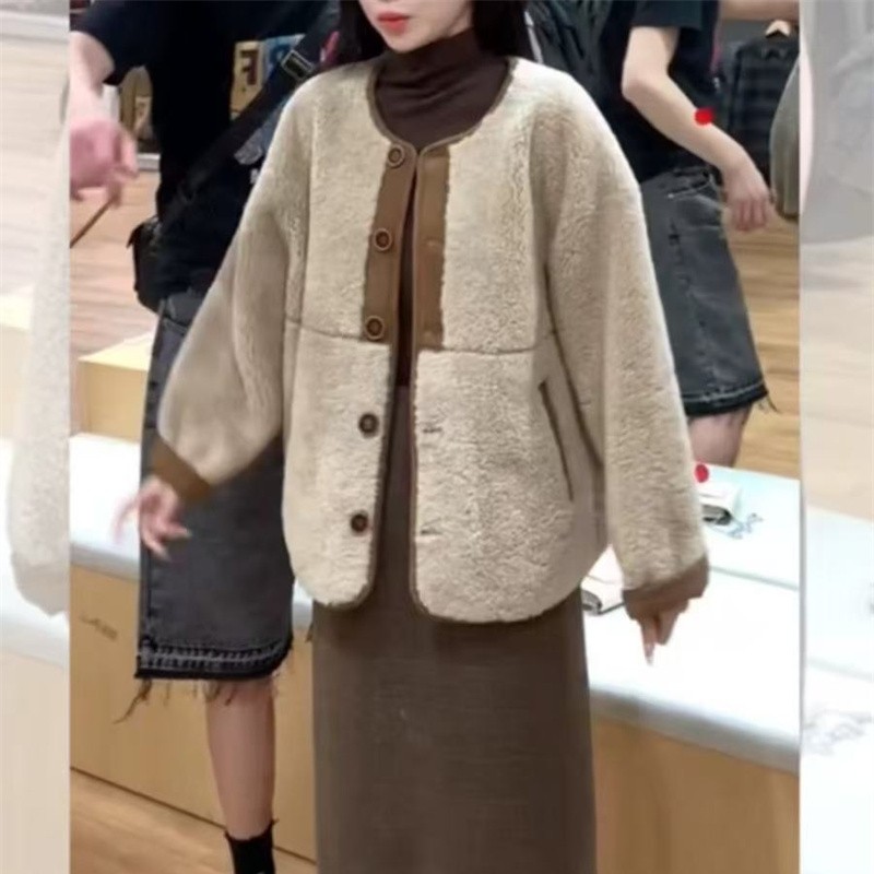 5665皮毛一体休闲外套秋冬新款女装羊羔绒时尚保暖圆领单排扣上衣