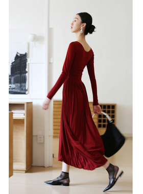 无有无印红色针织长袖U领修身显瘦长款不规则下摆连衣裙24214