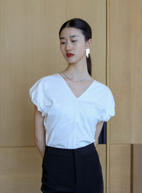 无有无印白色棉质舒适透气V领百搭显瘦时髦T恤23184