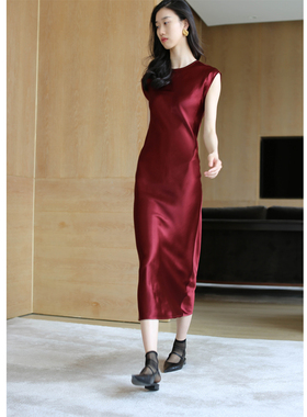 无有无印时髦安可拉红亮面醋酸无袖45度斜裁显身材连衣裙24277