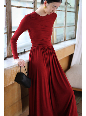 无有无印红色舒适长袖圆领抽皱大摆长款显瘦针织连衣裙23316