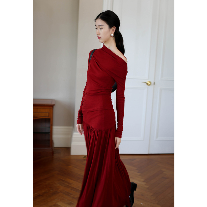 无有无印樱桃红斜领长袖舒适亲肤显瘦针织衫上衣23216 - 封面