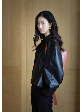 无有无印时髦廓形袖黑色质感环保皮百搭POLO领短款外套22182