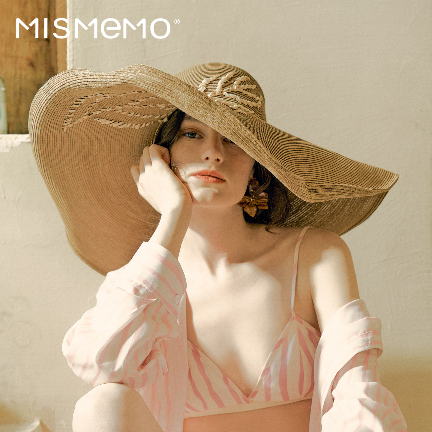 MISMEMO海岛度假风海边草帽女夏季超大帽檐可折叠编织防晒沙滩帽