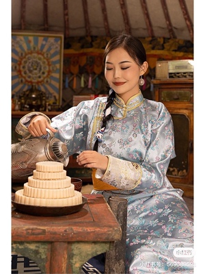 蒙古元素民族风袍子结婚敬酒婚礼摄影