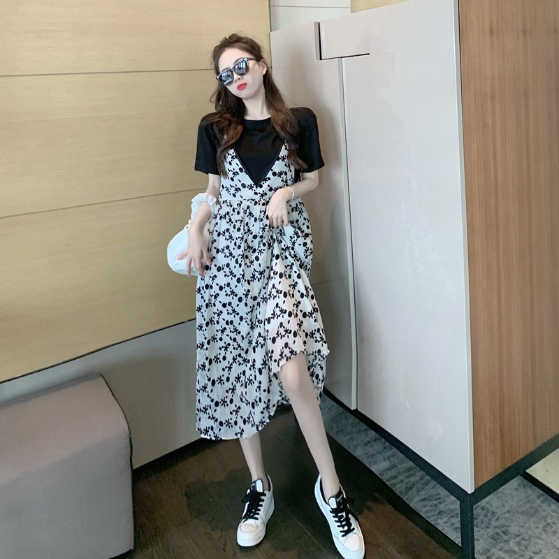 Real price long V-neck floral suspender dress + solid round neck short sleeve T-shirt