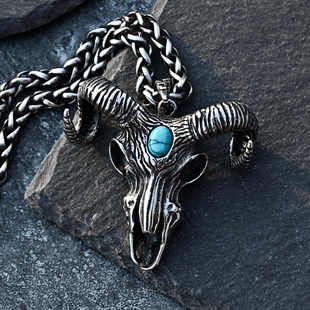 霸气撒旦羊头吊坠项链男复古潮人脖子饰品嘻哈钛钢毛衣链街头朋克
