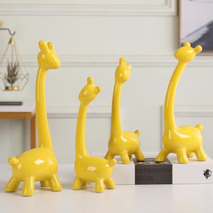 创意陶瓷长颈鹿四口之家动物工艺品现代家居饰品三口之家小鹿摆件