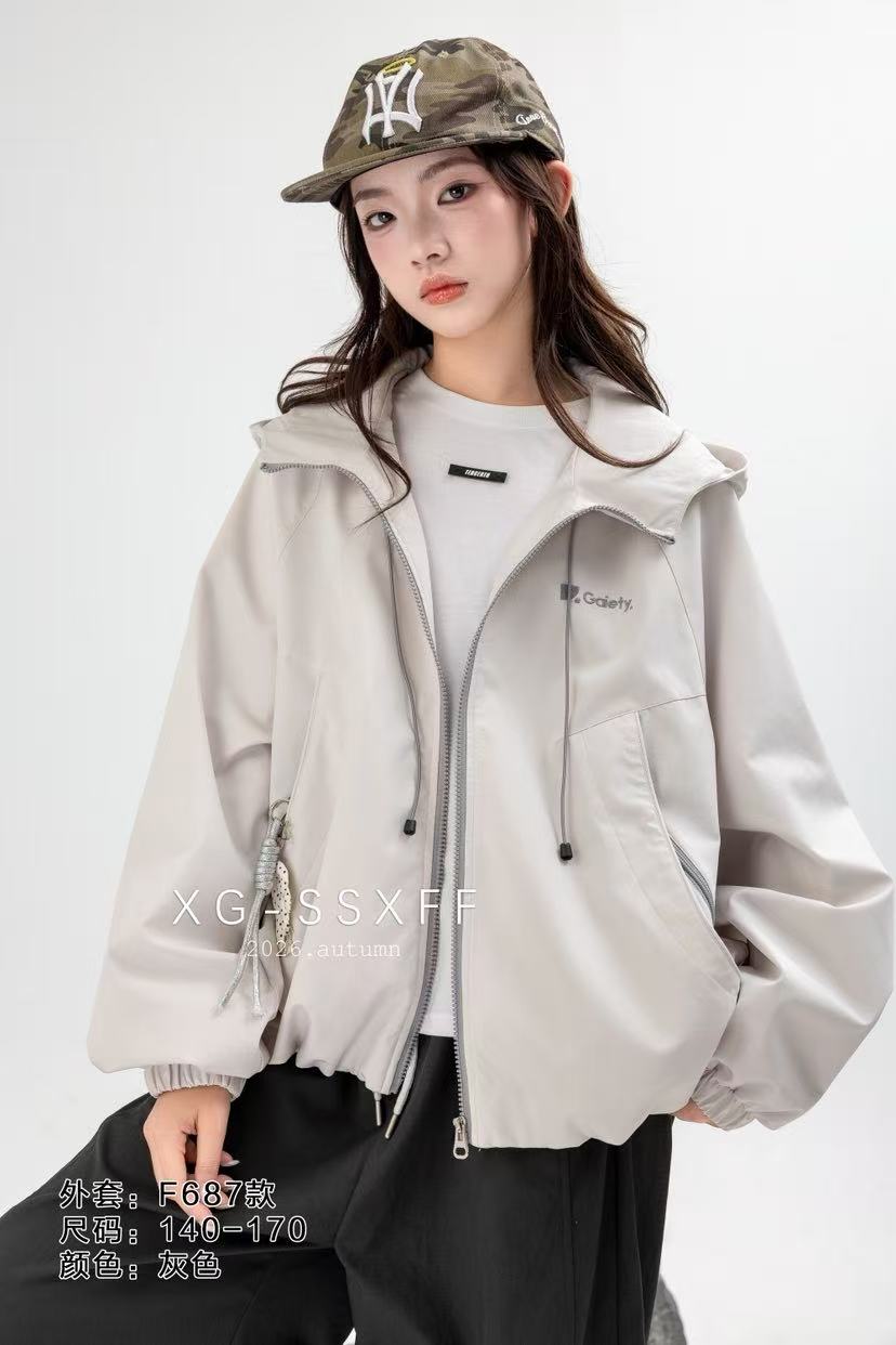 女童冲锋衣外套2026秋装新款女大童户外露营儿童洋派加绒连帽上衣