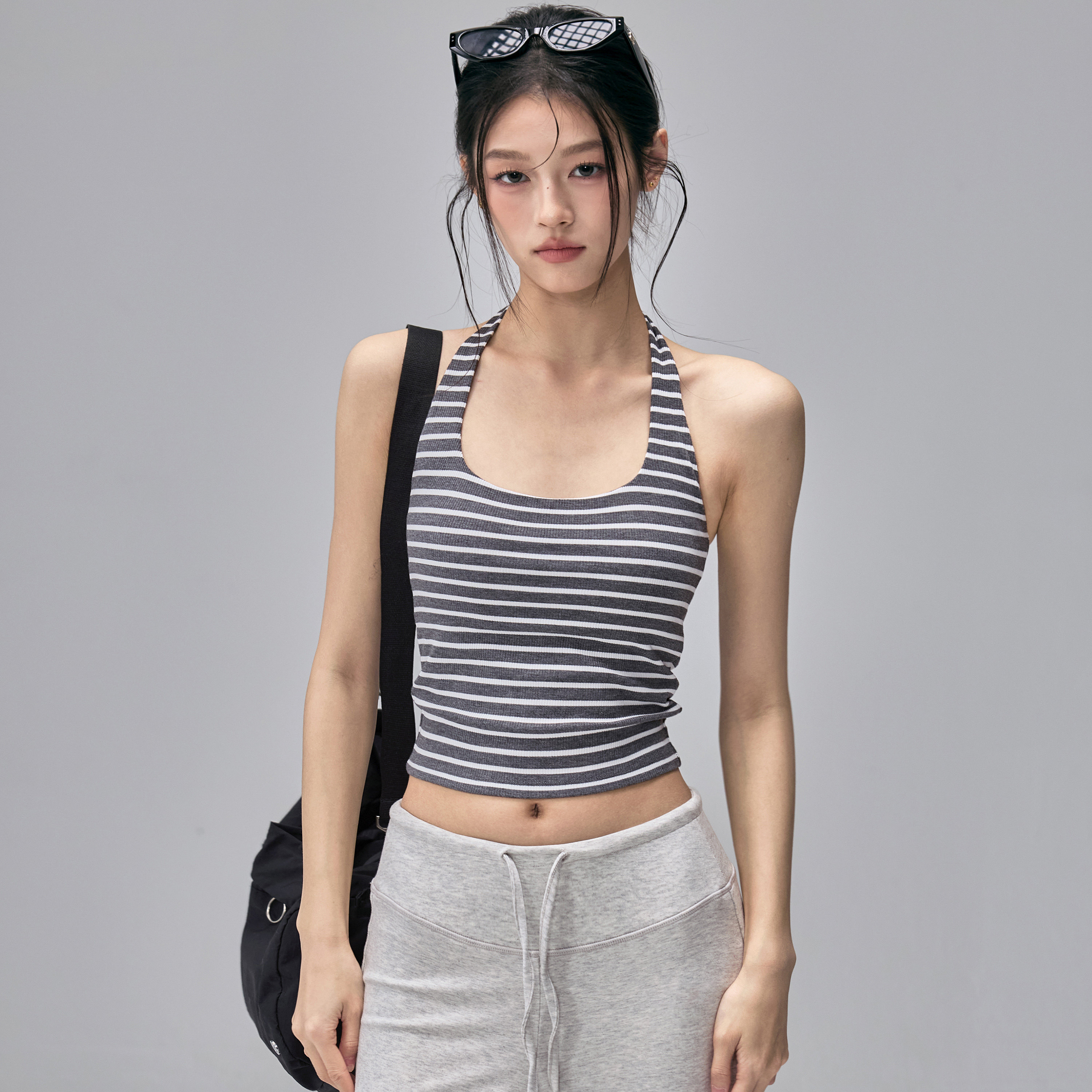 健身女孩带胸垫瑜伽背心外穿挂脖运动内衣性感美背普拉提训练上衣