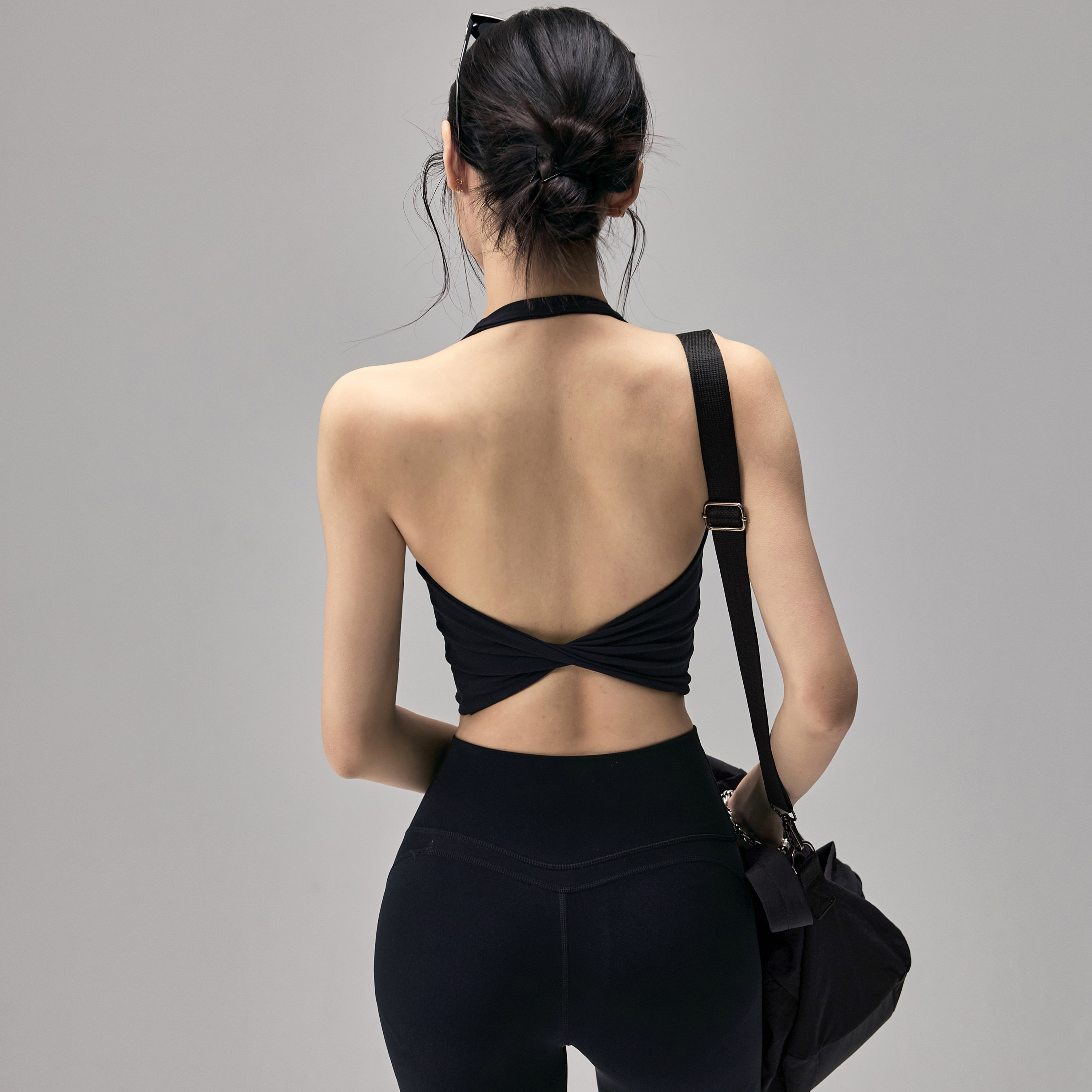 健身女孩挂脖运动内衣一体式美背外穿瑜伽背心防震跑步普拉提文胸