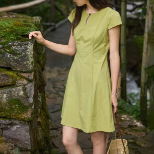 solighter 法式复古一粒扣短款收腰连衣裙夏季2026新款小个子裙子