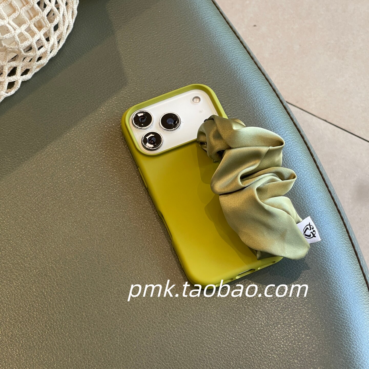 ins小众高级液态芥末绿丝巾手腕带短适用iPhone16/15promax手机壳苹果17便捷手提手拎14pro情侣13设计款软