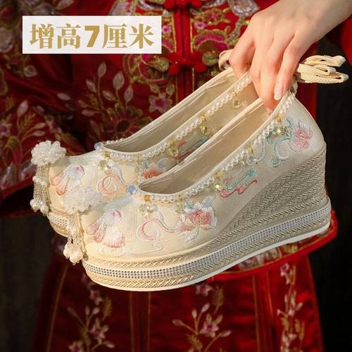 坡跟汉服子女国风绣花鞋增高