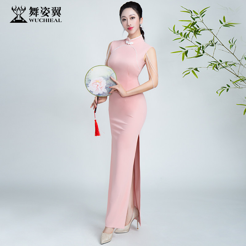 粉色旗袍走秀旗袍舞姿翼古典国风