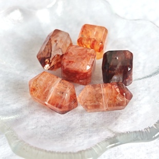 天然芬达胶花红胶花牛血黄胶花双尖方糖散珠手工DIY串珠配件