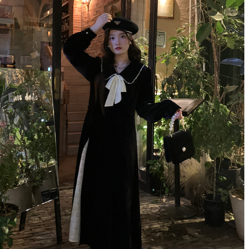 冬装2025新款赫本风气质修身显瘦高级感丝绒连衣裙小众拼接长裙女