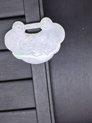 翡翠A货花开富贵玉锁