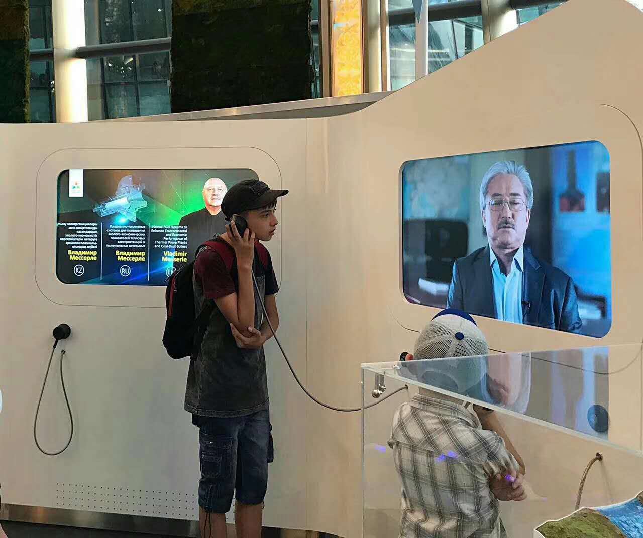 壁挂式政府景区博物科技展馆专用产品自动讲解器介绍机播放解说器