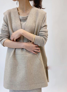 Plage每年定番 90羊毛细腻舒手感 深V领 宽松范儿 小