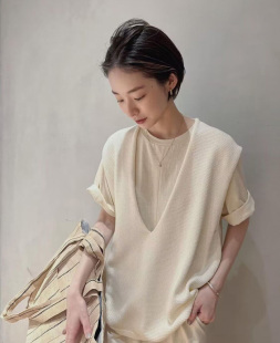 强捻棉和尼龙混纺 马夹 高密度紧致 深V造型 背心 微光泽感 Plage