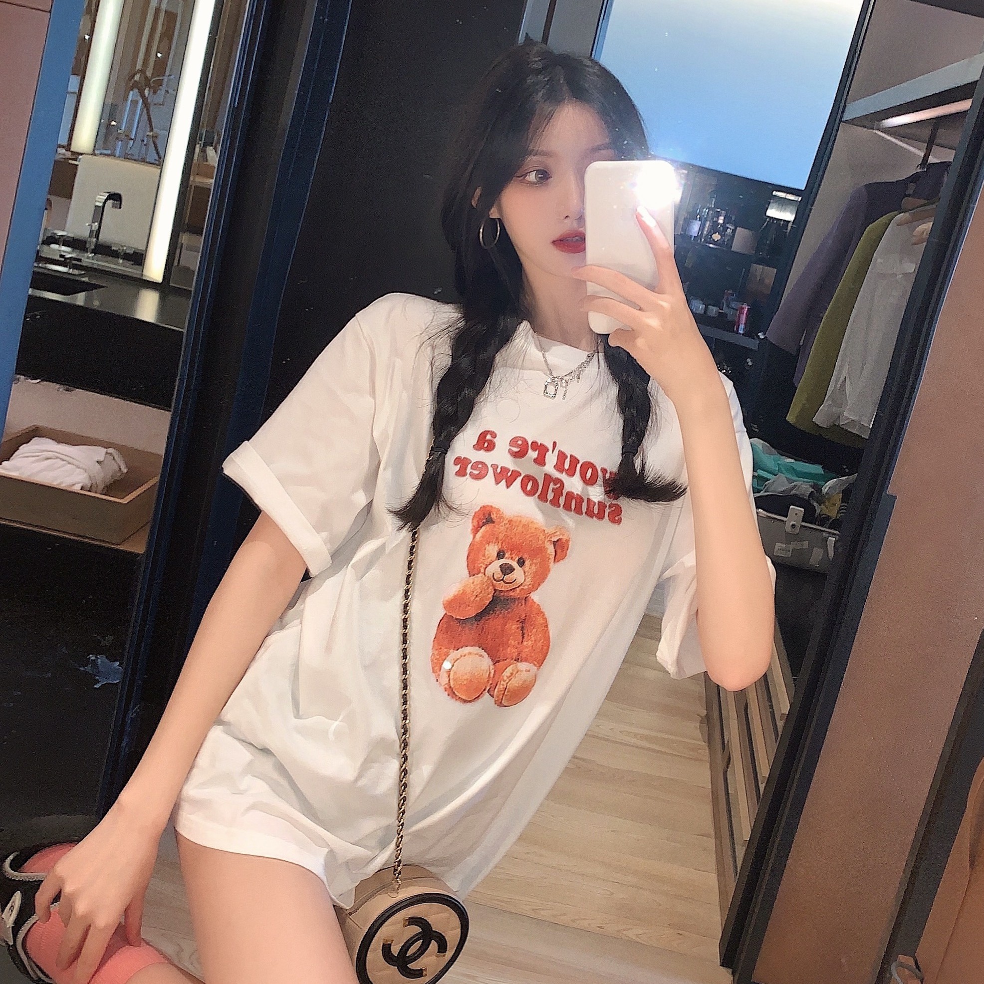 The real price is so cute! Bear print short sleeve cotton tee loose medium length white T-shirt