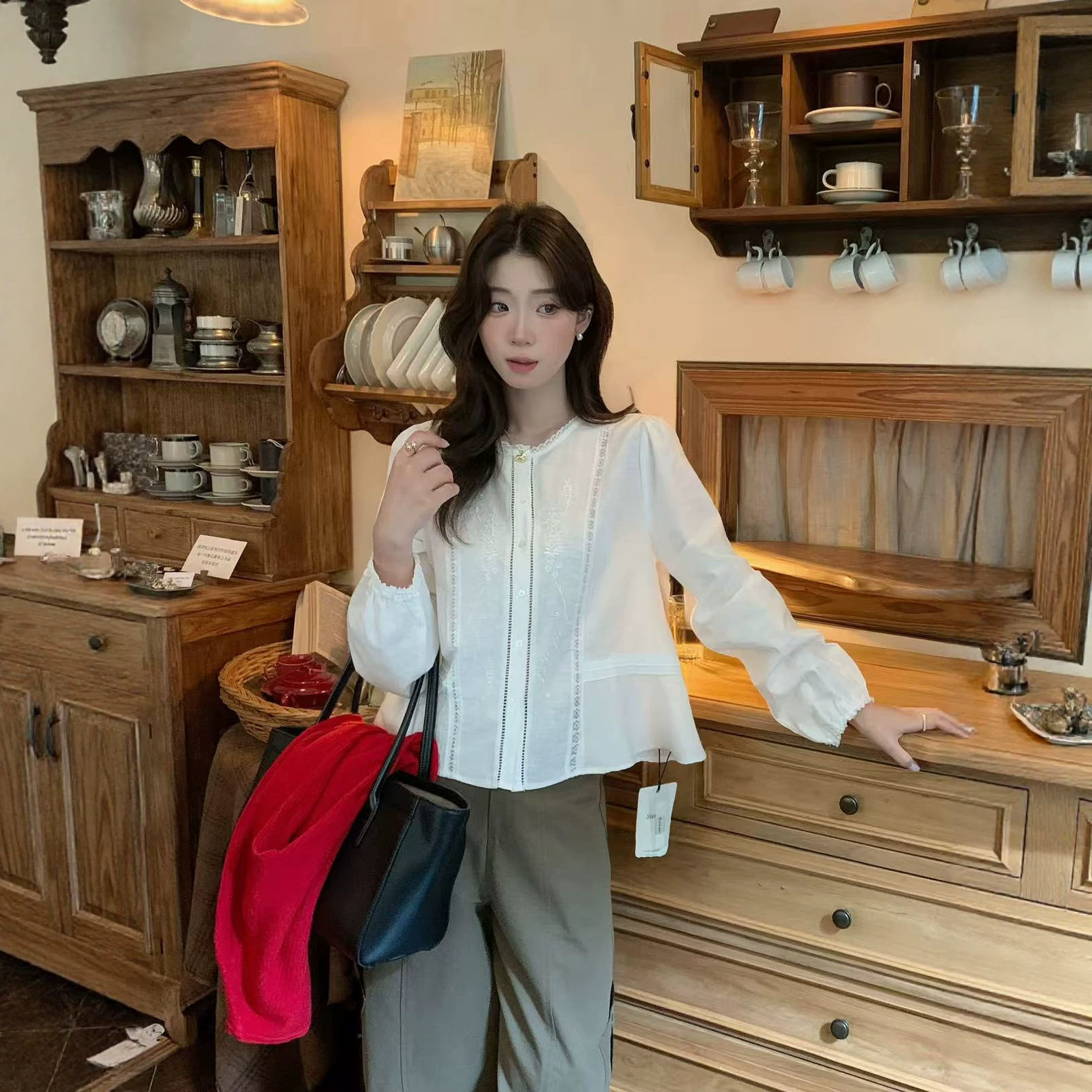SUSAN “自带温柔滤镜”精致刺绣百搭质感小衫 年度挚爱!