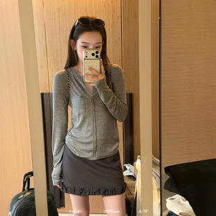 十三行【KAPOK】早秋时尚新款绝美口袋V领宽松内搭长袖T恤61087