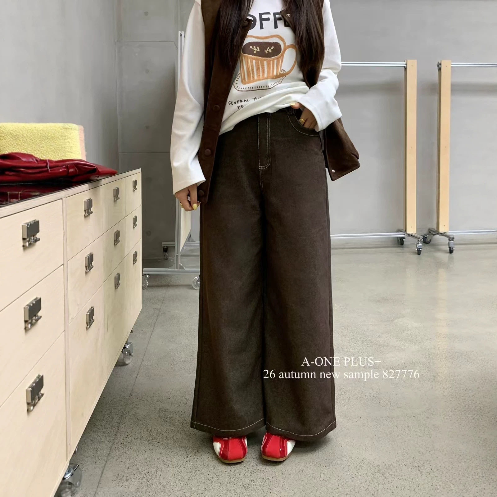 大码胖mm女装韩系纯色高腰显瘦宽松遮肉坠感阔腿长裤直筒牛仔裤