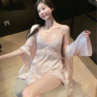 2026性感镂空蕾丝带胸垫睡衣女夏季 家居服三件套 甜美少女吊带短裤