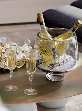 现代轻奢样板房售楼处厨房餐桌餐边柜水晶玻璃冰桶红酒醒酒器摆件