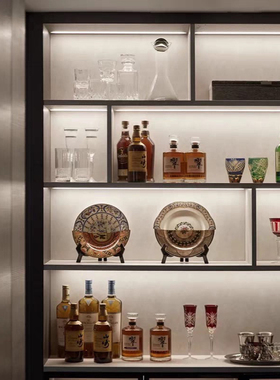 现代轻奢样板房客厅酒柜餐桌酒具托盘设计搭配组合摆件软装装饰品