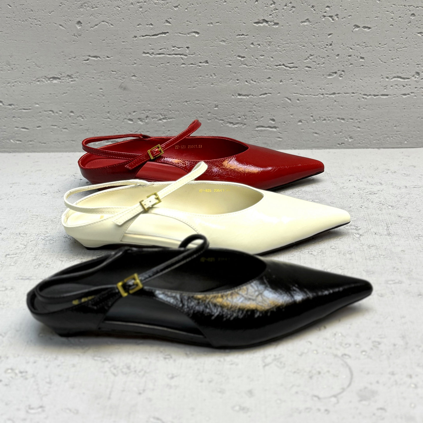 欧洲站欧货女鞋2026春夏新款真皮尖头包头凉鞋女平底一字扣带单鞋