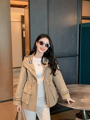 思尼莉莉家新款时尚百搭休闲连帽风衣外套女宽松显瘦休闲126392