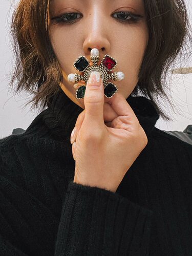 other复古黄铜镀金女锆石胸针
