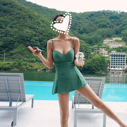 温泉新款绿色泳装女保守小胸聚拢韩国小显瘦遮肚裙式连体游泳衣女