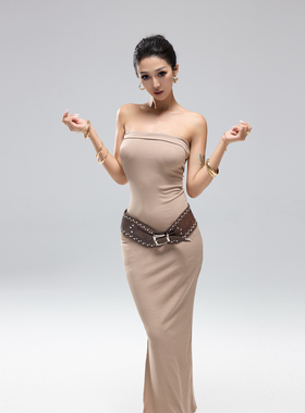 kilonova欧美性感抹胸连衣裙女夏季露肩收腰气质黑色海边度假长裙