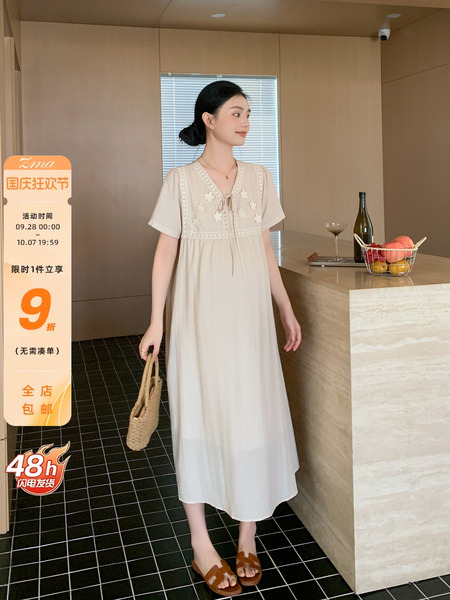 ZMA温柔风·孕妇连衣裙女夏季新款v领刺绣短袖a字裙孕期法式长裙