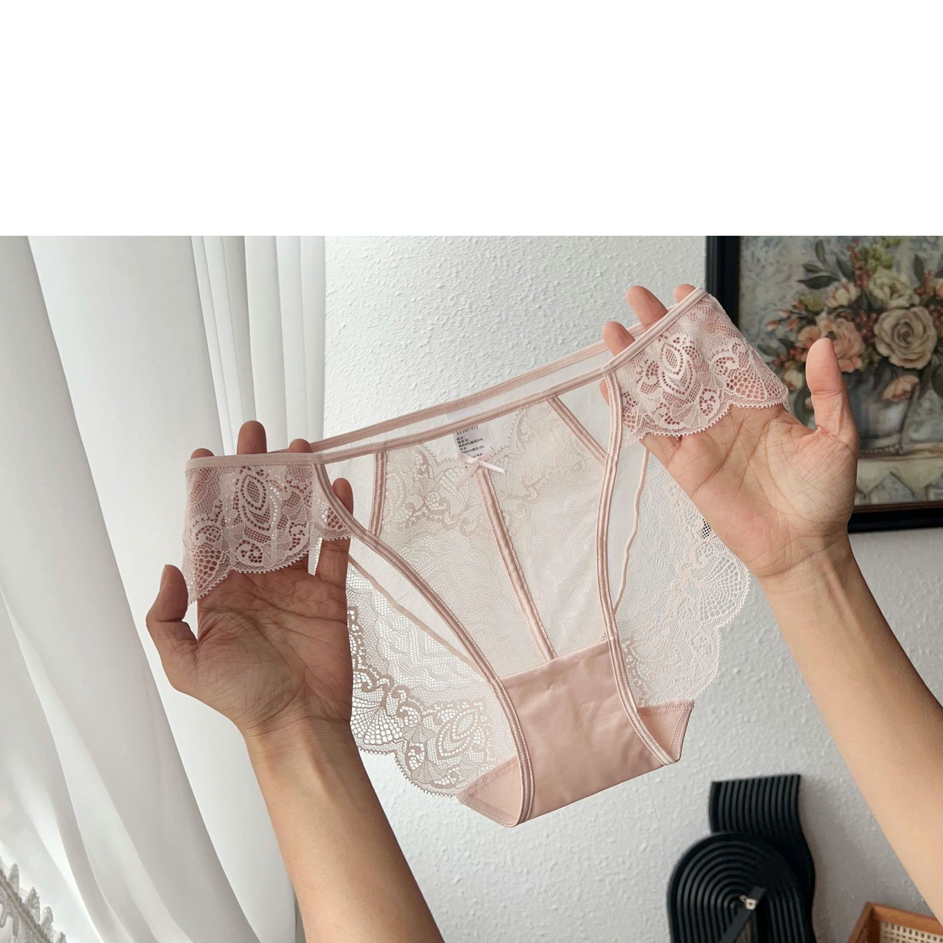 内裤棉裆低腰包臀纯欲简约镂空紫色欧版无痕性感蕾丝网纱女士三角