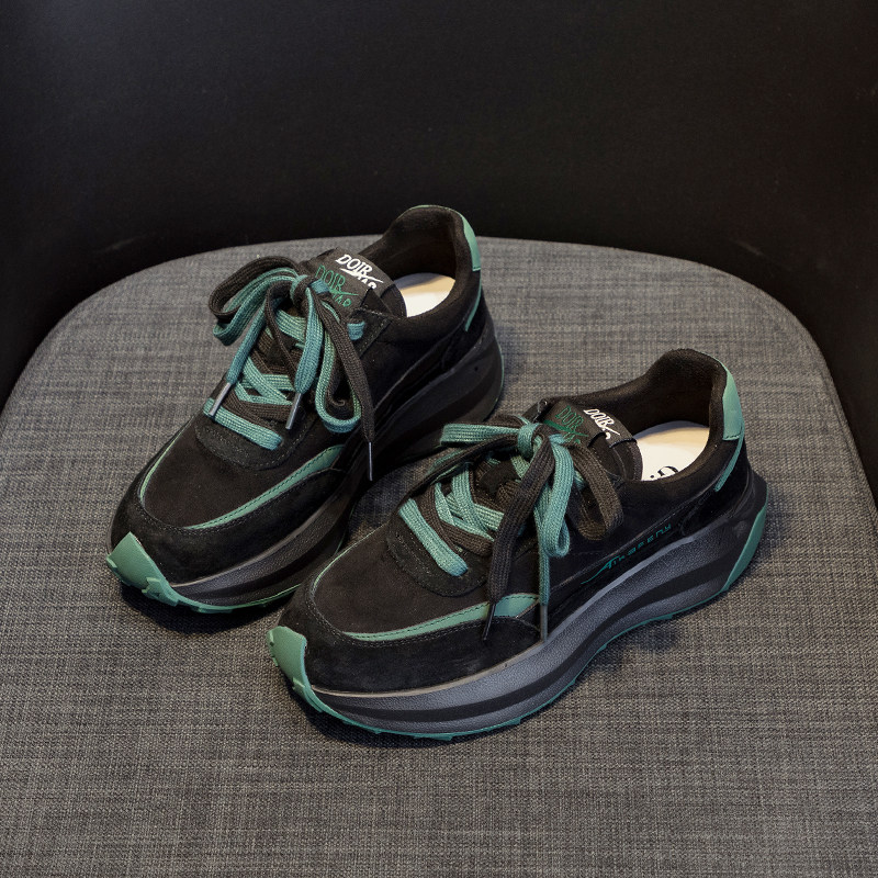유럽풍과 아메리칸 스타일 디자이너의 틈새 스타일 고무의 부드러운 밑창 천연가죽의 두꺼운 밑창 아빠패션으로 어떻게 신어도 잘 어울리는