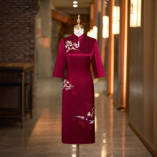 逸红颜结婚喜服妈妈装华族经典2026新款崔万志官方旗舰店女装旗袍