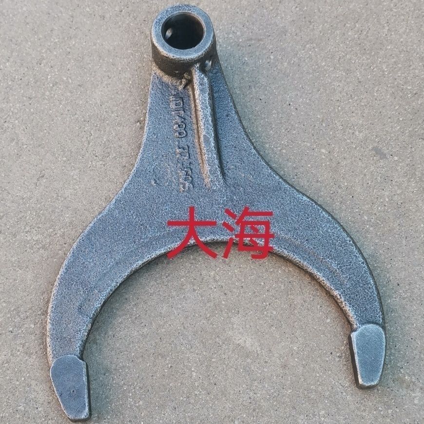 沃得奥龙拖拉机配件554/604/704沃德变速箱动力输出换挡拨叉