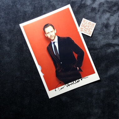 汤姆希德勒斯顿Tom Hiddleston 抖森 亲笔签名照片