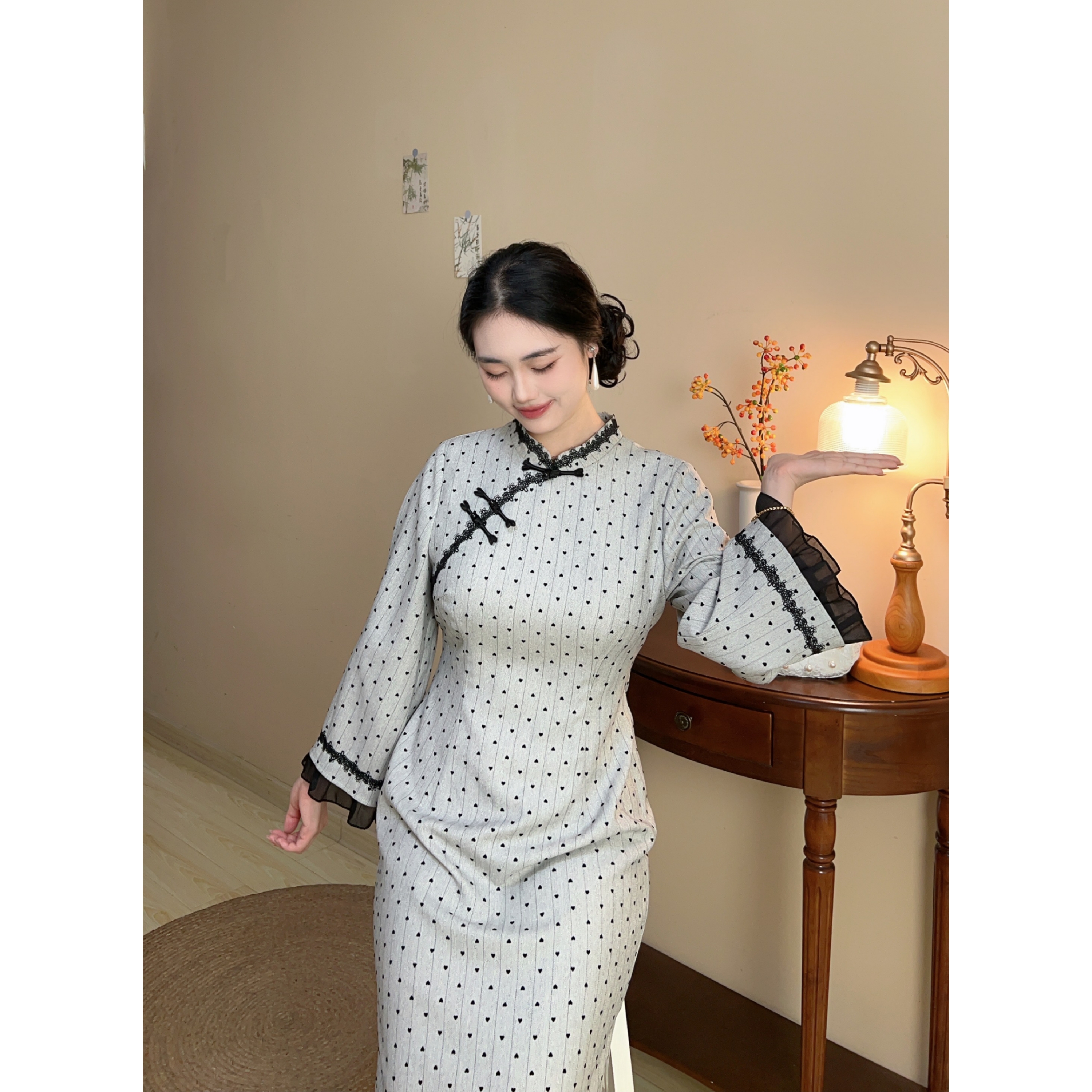 遇见大码新中式植绒波点国风旗袍