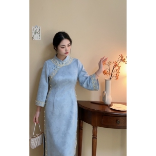 蓝色温柔麂皮绒高级感蕾丝珠链大码 早春新品 胖mm旗袍裙 自制款