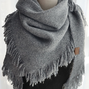 灰色羊绒披肩外搭女2025年新款三角围巾旗袍披肩秋冬季保暖高级感