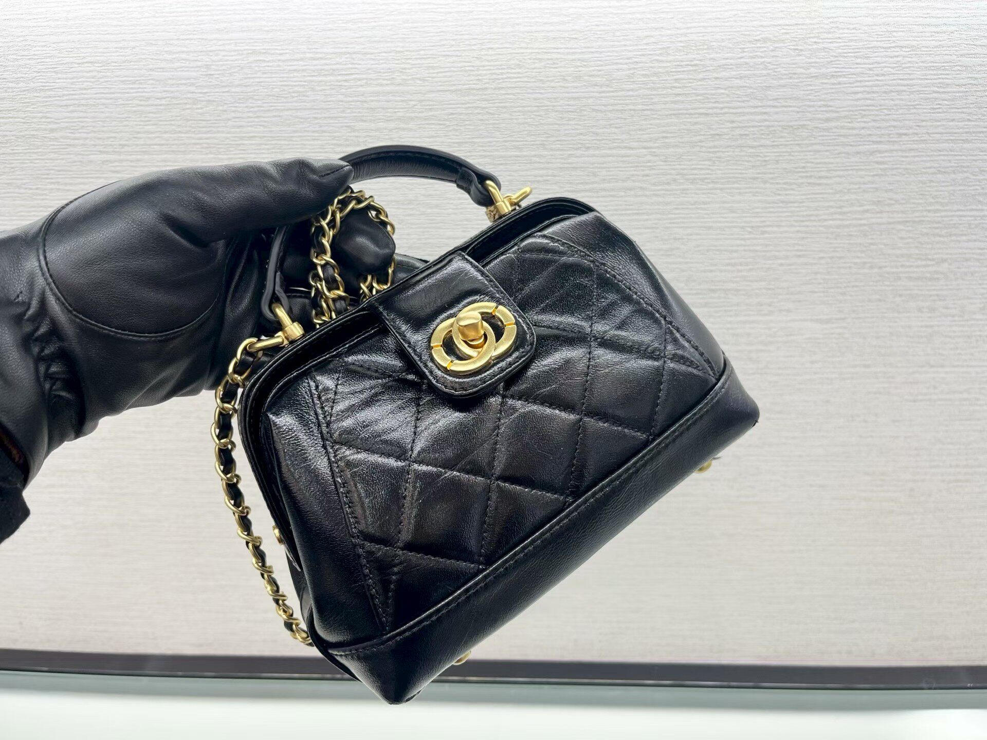 医生包2026春季新款潮真皮黑色菱格小香风手提斜挎小包包女夹子包